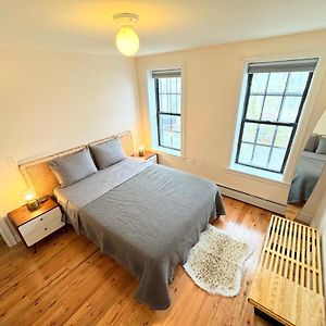 Deluxe Queen Suite